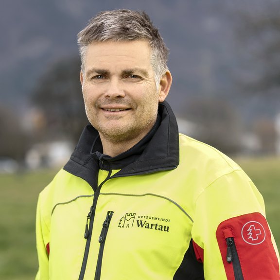 Adrian Gabathuler Leiter Sägerei Adrian Gabathuler Leiter Sägerei